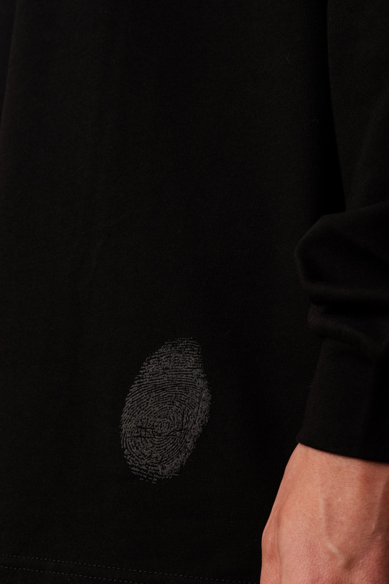 Fifth Digit Origin 240gsm organic cotton long sleeve in black, thumbprint detail