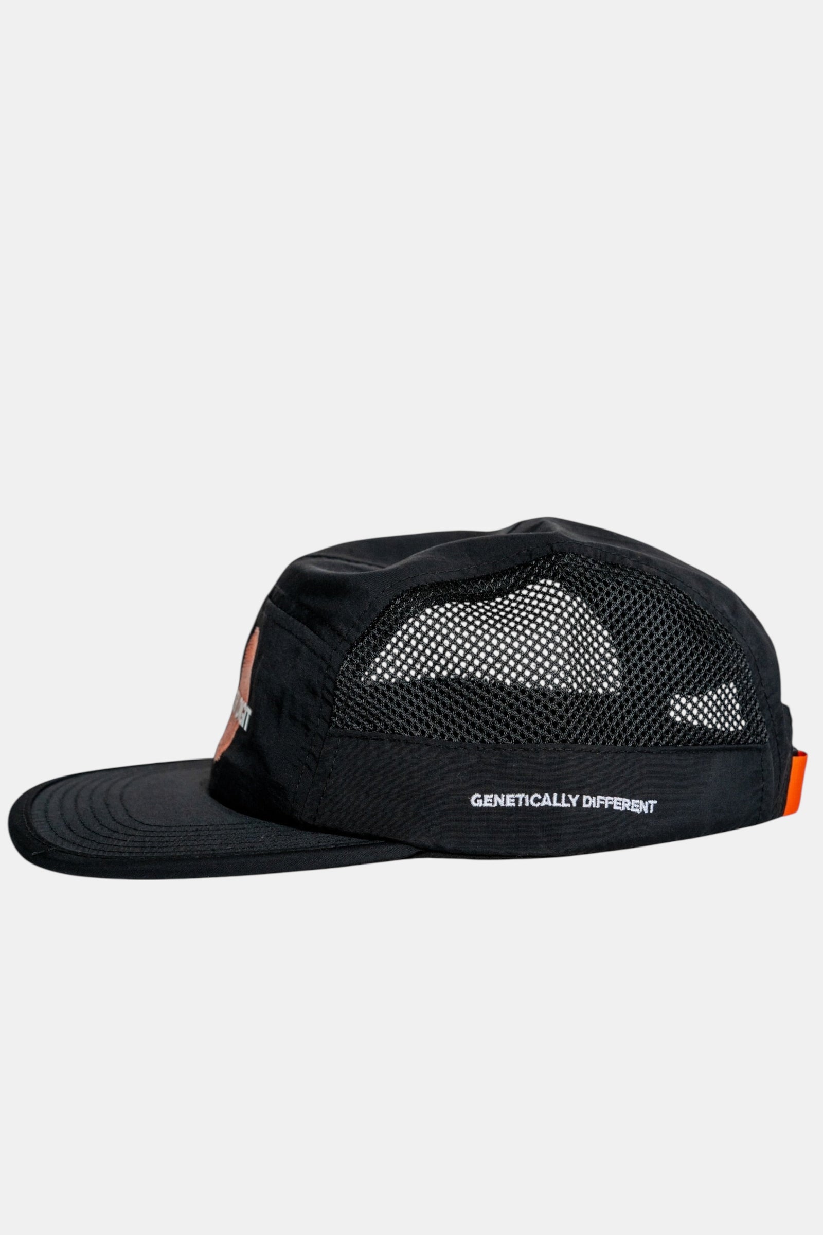 Fifth Digit Runner structured cap in black, side view